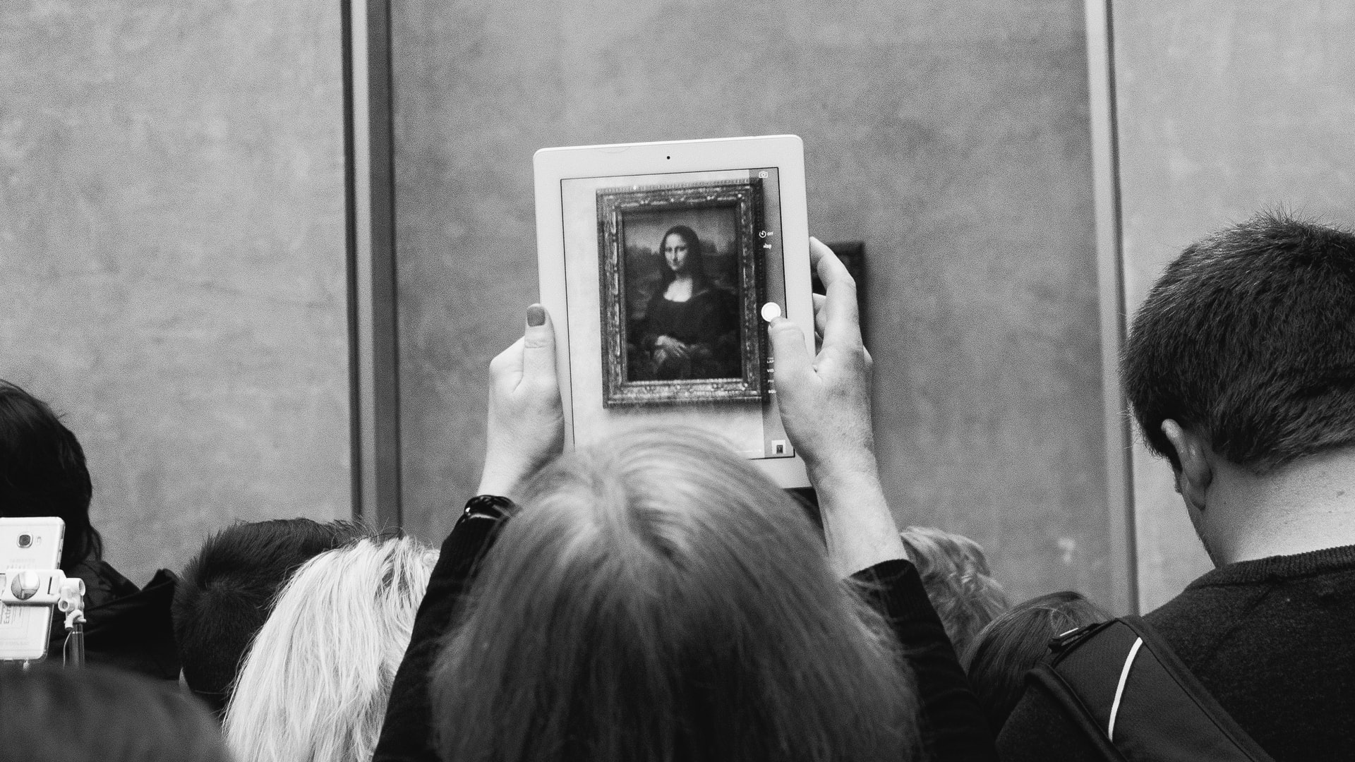 Consumo de arte à distância: desde as obras nos museus virtuais, até a conexão direta com os perfis dos artistas